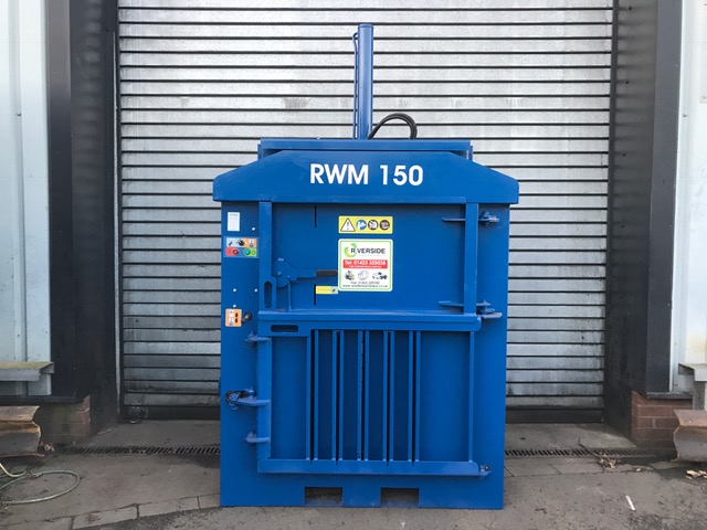 Refurbished mid-range waste baler – great condition!